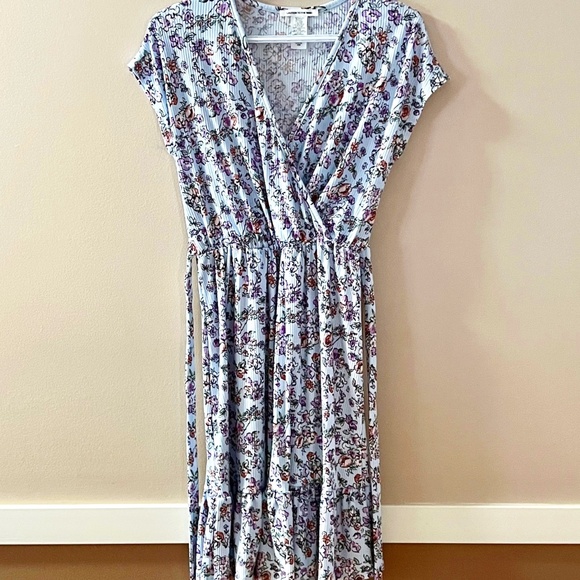 NWOT Blue Floral Summer Dress by Caution to the Wind Size Medium - Picture 3 of 7